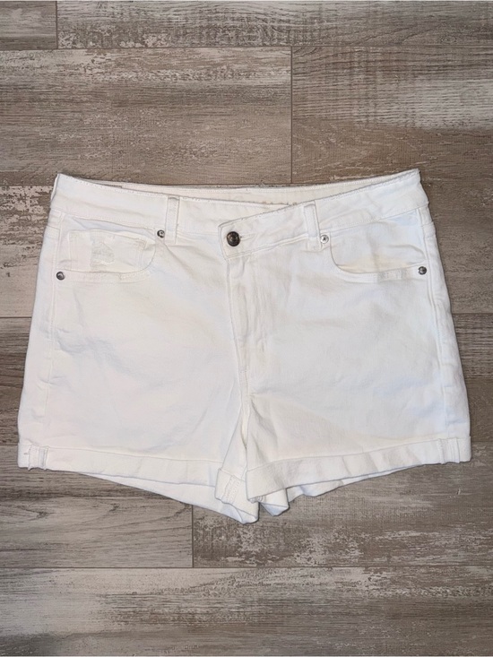 American Eagle Outfitters Pants - American Eagle White Mom Shorts High Rise Stretch Denim Cuffed Summer Size 12
